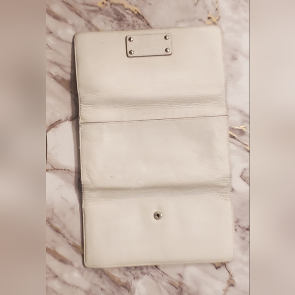 Kate Spade Ivory White Bilfold - Picture 2 of 3